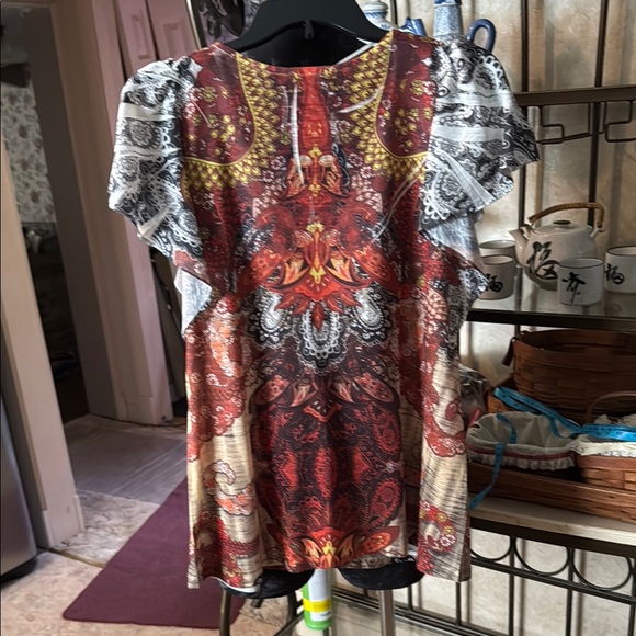 Multicolor Patterned V-Neck Top - Picture 2 of 2